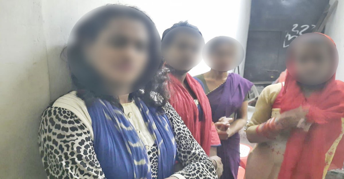 চাঁদাবাজির অভিযোগে তৃতীয় লিঙ্গের ৪ জন আটক
