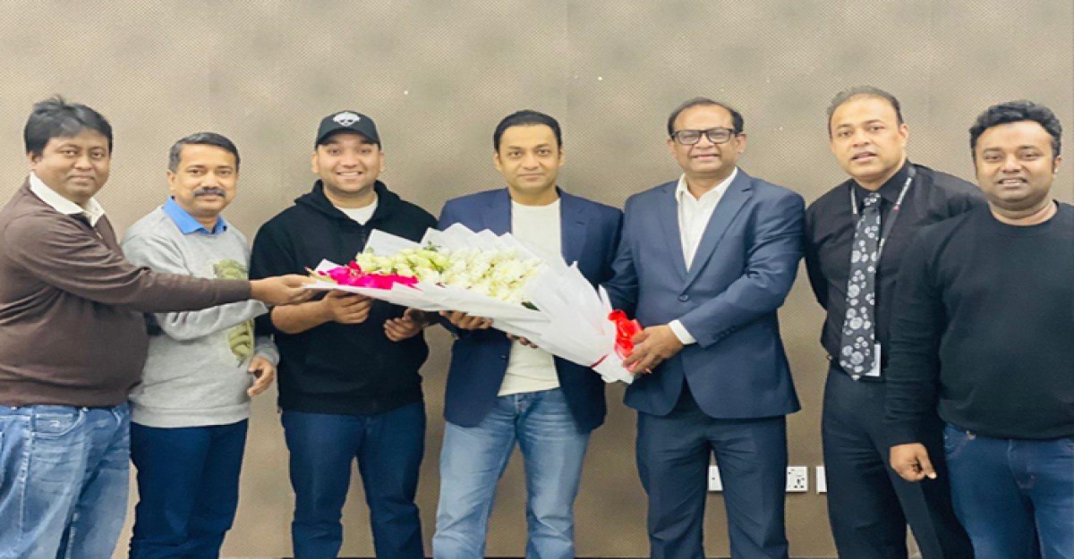 বসুন্ধরা এমডিকে ক্র্যাব সভাপতির ফুলেল শুভেচ্ছা