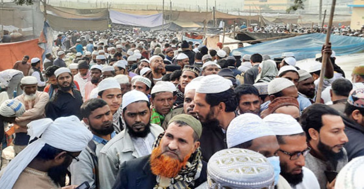 মোনাজাতের অপেক্ষায় লাখো মুসল্লি