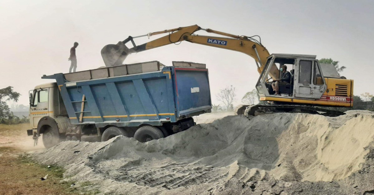 ভারত থেকে আনা গুড়া পাথরগুলো অবশেষে খালাসের অনুমোদন
