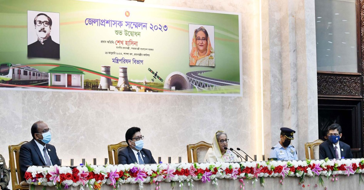 ডিসিদের ২৫ নির্দেশনা দিলেন প্রধানমন্ত্রী