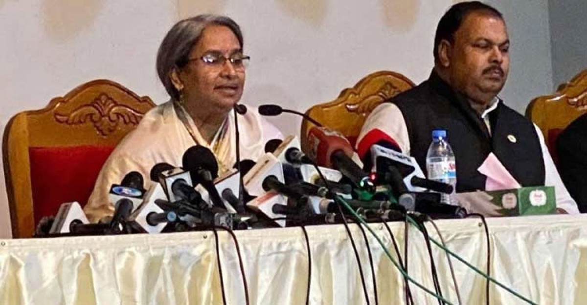 ‘পাঠ্যবই প্রণয়নে কিছু ছবি বাদ দেওয়ার কথা বলেছিলাম’