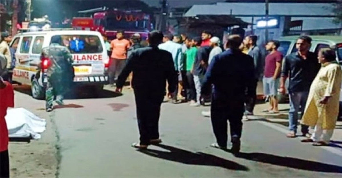 মধ্যরাতে হাসপাতালে অগ্নিকাণ্ড, দুই চিকিৎসকসহ নিহত ৫
