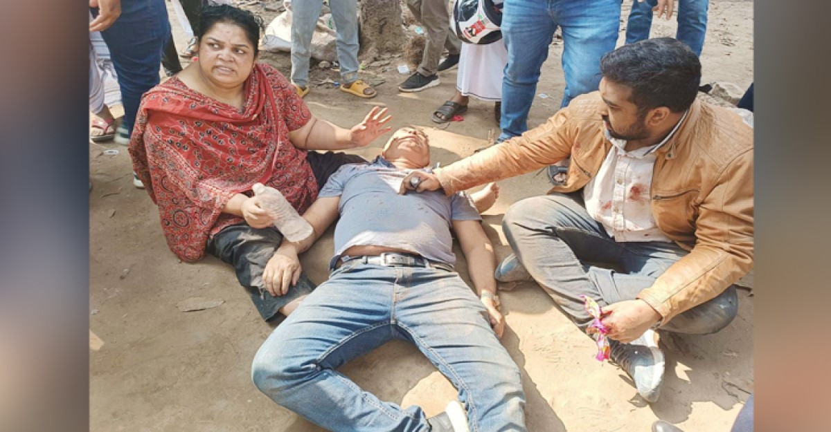 সাভারে জমি নিয়ে বিরোধের জেরে গুলিবষর্ণ, গুলিবিদ্ধ ২