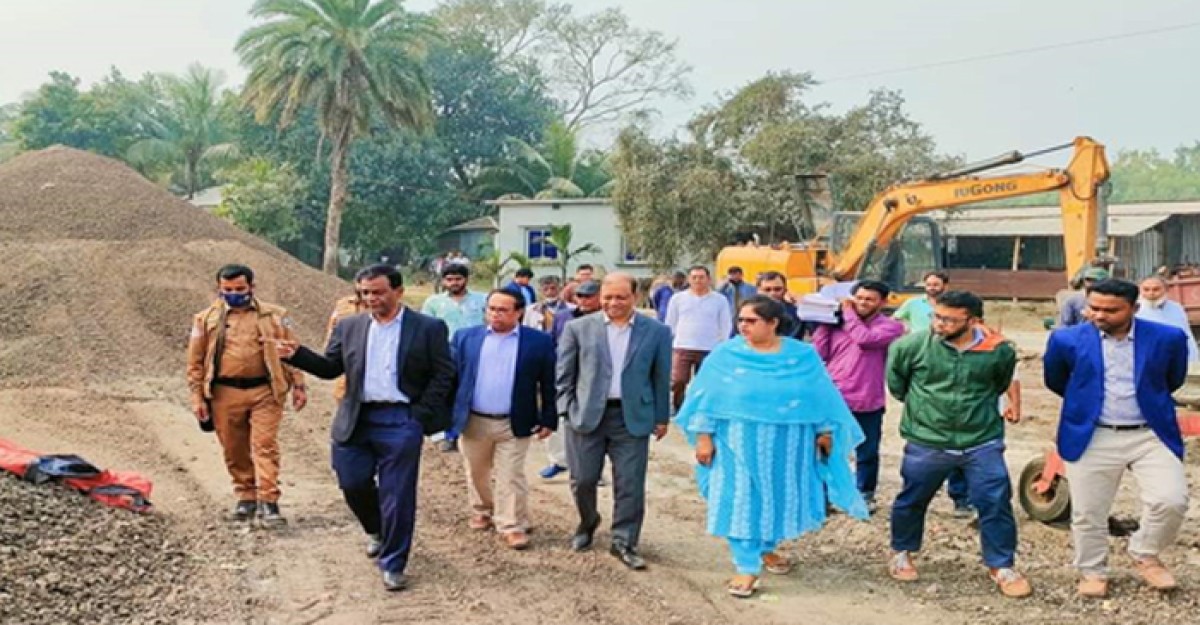 গোপালগঞ্জের আঞ্চলিক মহাসড়কের কাজ পরিদর্শন করলেন সওজ'র প্রধান প্রকৌশলী
