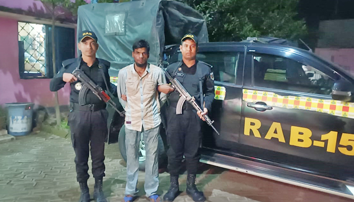 আরসা সদস্যসহ ২ রোহিঙ্গা গ্রেফতার