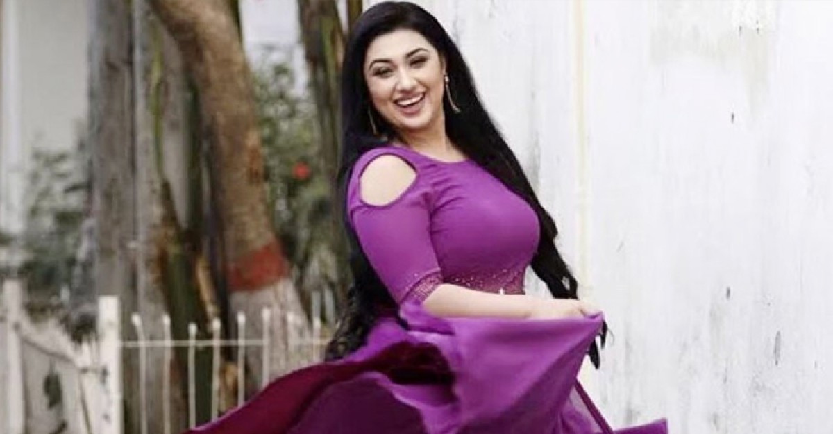 কলকাতায় অপু বিশ্বাসকে সংবর্ধনা