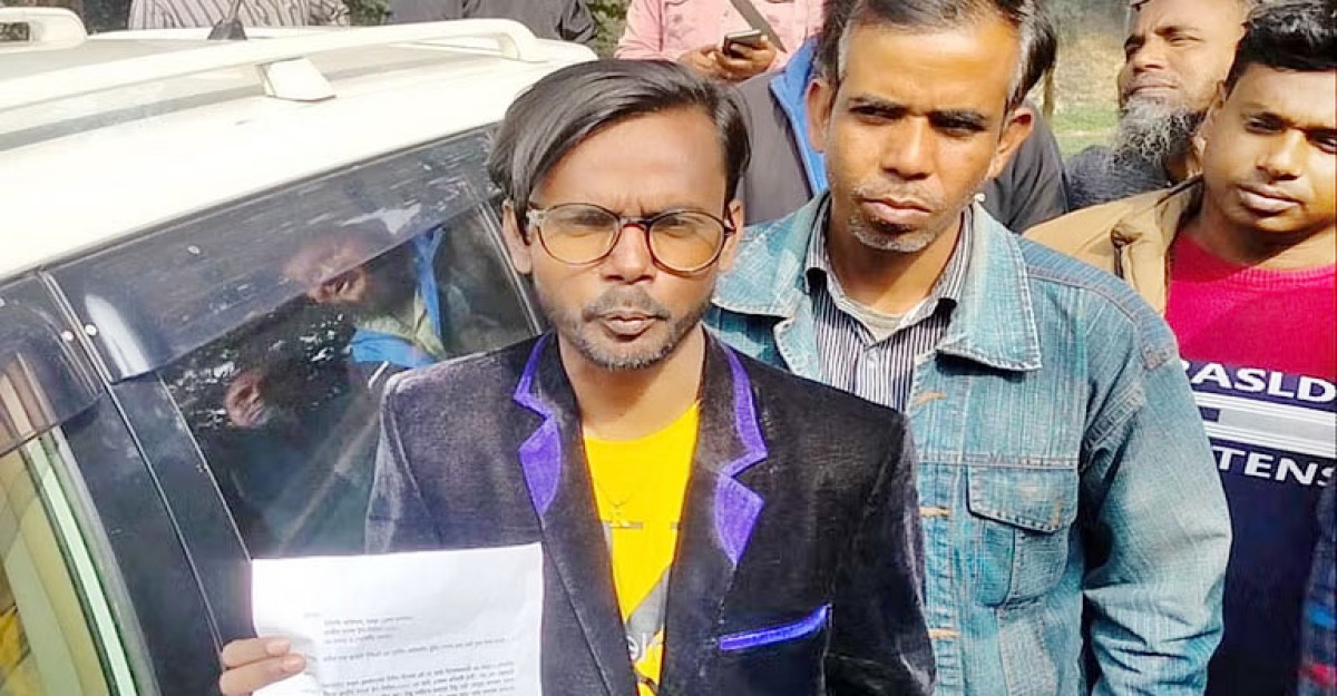 ওবায়দুল কাদের স্যারে’র সঙ্গে ভোটের মাঠে খেলতে চাই: হিরো আলম