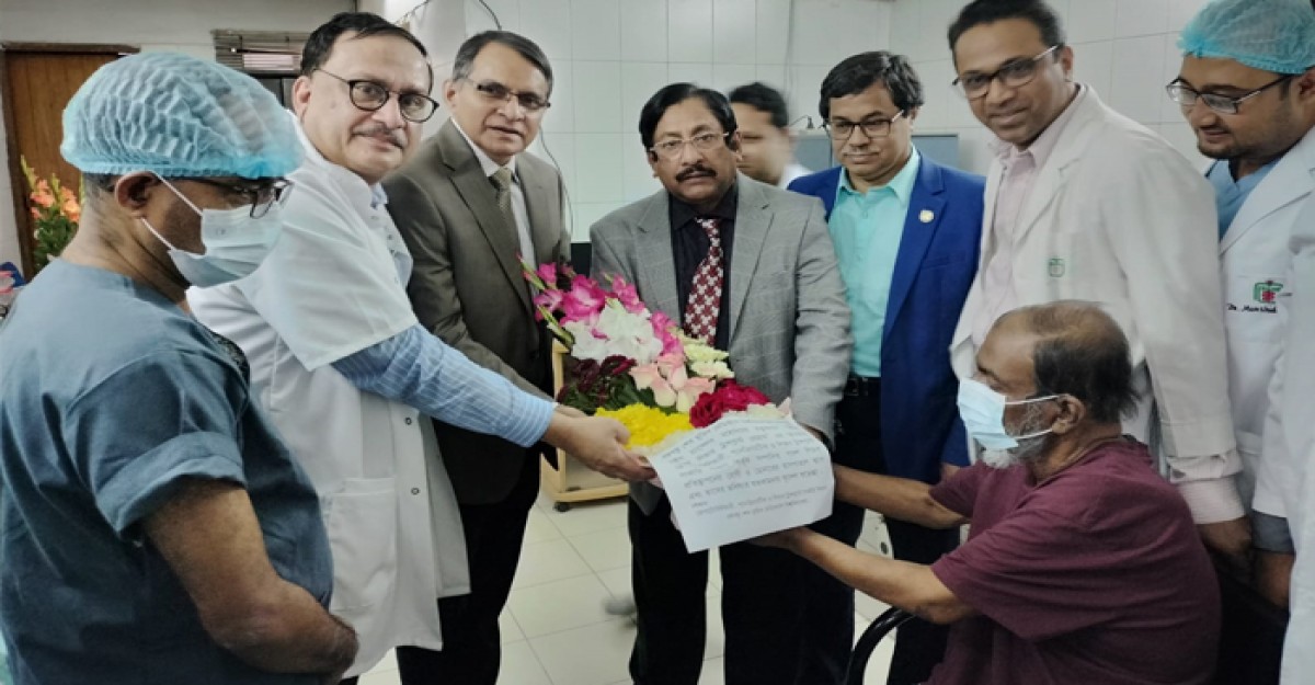 সুস্থ হয়ে বাড়ি ফিরলেন বিএসএমএমইউ'র লিভার ট্রান্সপ্লান্টের রোগী