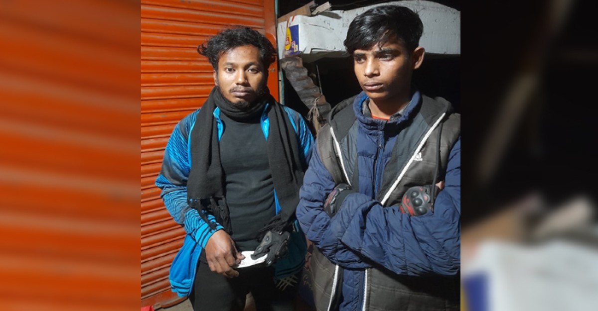 শ্রীনগরে অভিনব কায়দায় গাঁজা পাচারকালে গ্রেফতার ২