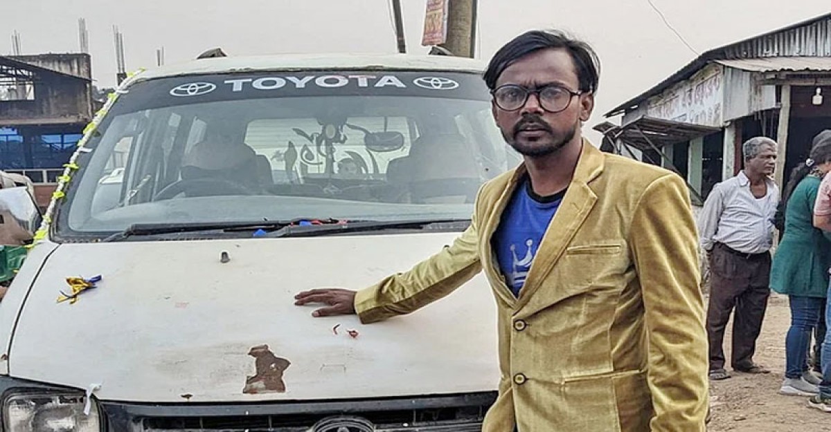 গাড়ি নিয়ে গ্যাঁড়াকলে পড়েছি: হিরো আলম