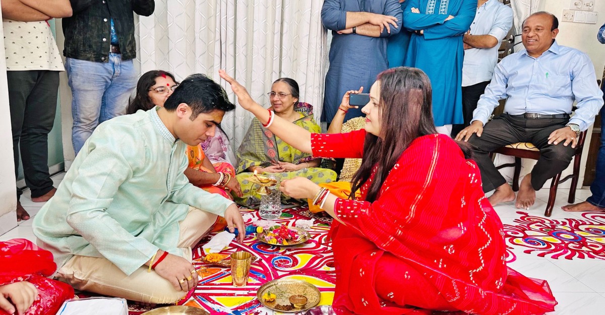 বিয়ের পিঁড়িতে বসছেন ছাত্রলীগের লেখক ভট্টাচার্য
