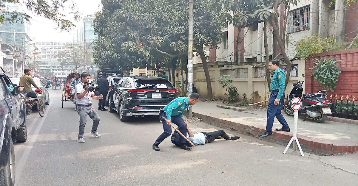 আইডিয়াল কলেজ ও সিটি কলেজের শিক্ষার্থীদের সংঘর্ষ, সাংবাদিক লাঞ্ছিত