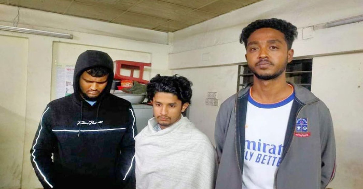 চাঁদাবাজির অভিযোগে ঢাবির ৩ ছাত্র বহিষ্কার