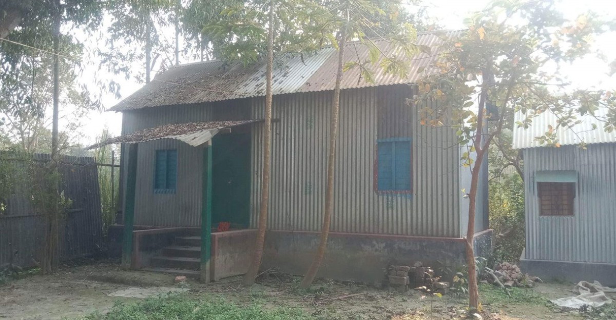 ধামরাইয়ে ফাঁকা বাড়িতে লুটপাটের অভিযোগ