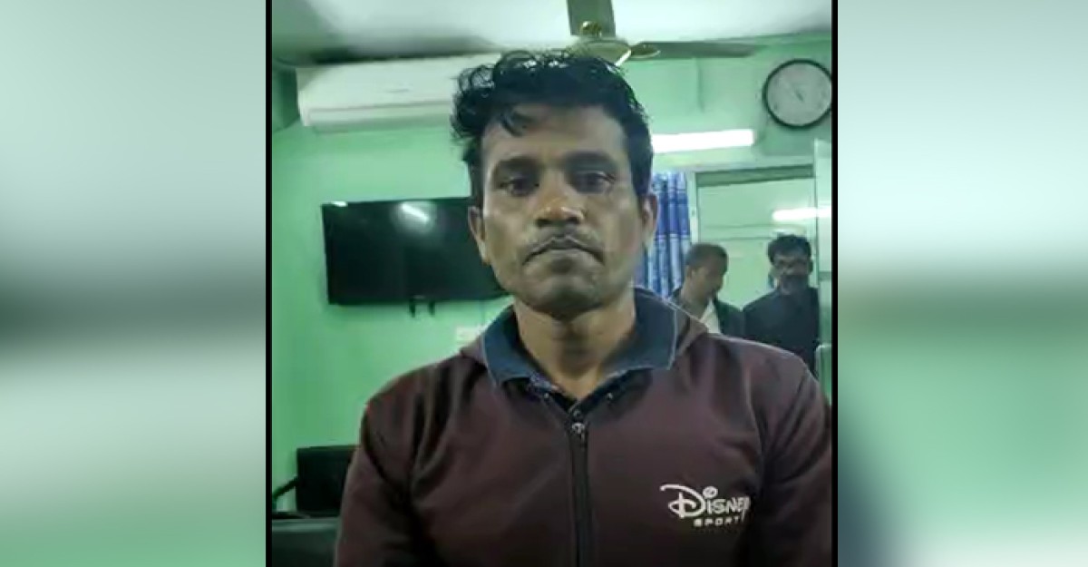 কন্যা মারা যাওয়ায় রেগে স্ত্রীকে হত্যা করে স্বামী
