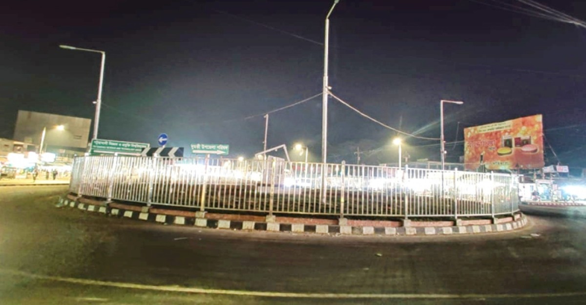 পোস্টার নেতাদের দৌরাত্ম্য মুক্ত হলো পায়রা সেতুর নামফলক