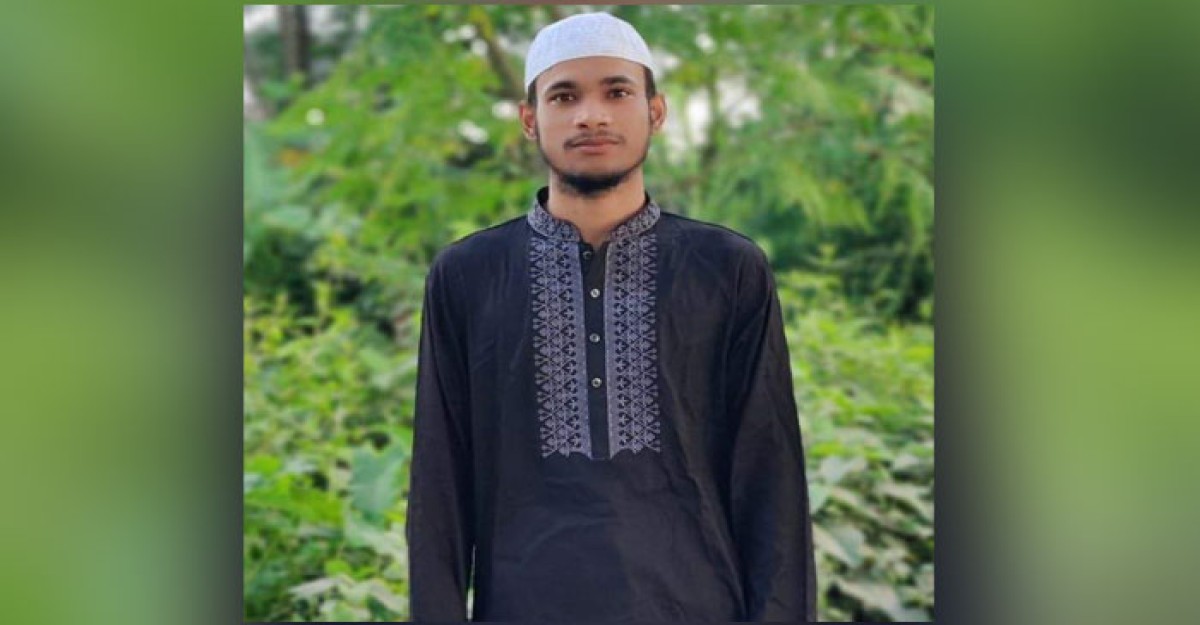 শহীদ মিনারে ফুল দিয়ে বাড়ি ফেরা হলো না আতিকের
