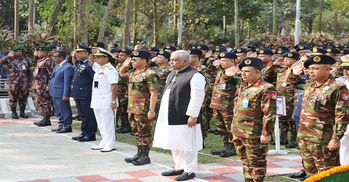 বিডিআর বিদ্রোহে সেনা কর্মকর্তাদের কবরে শ্রদ্ধা