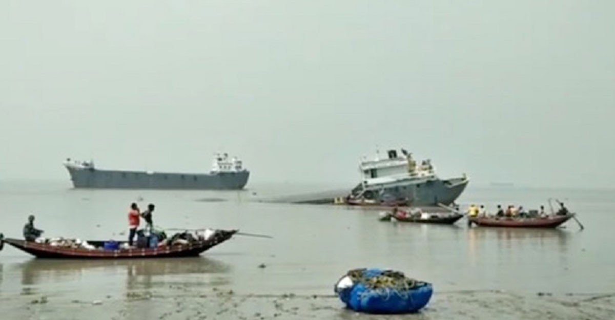 ভারতে ডুবে গেছে বাংলাদেশি জাহাজ