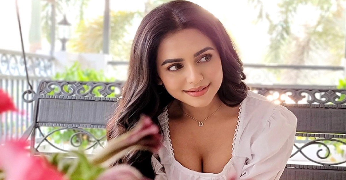ভক্তদের সুখবর দিলেন নুসরাত ফারিয়া