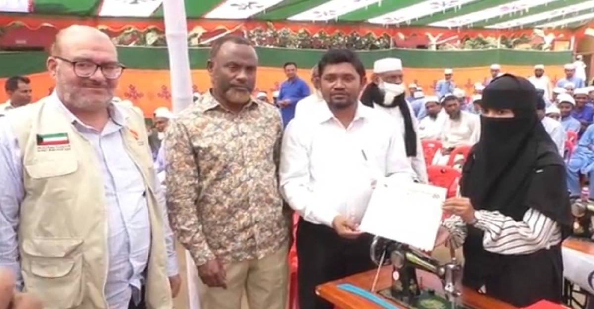 ভোলায় ৬২ জন প্রশিক্ষণার্থীদের মাঝে বিনামূল্যে সেলাই মেশিন বিতরণ
