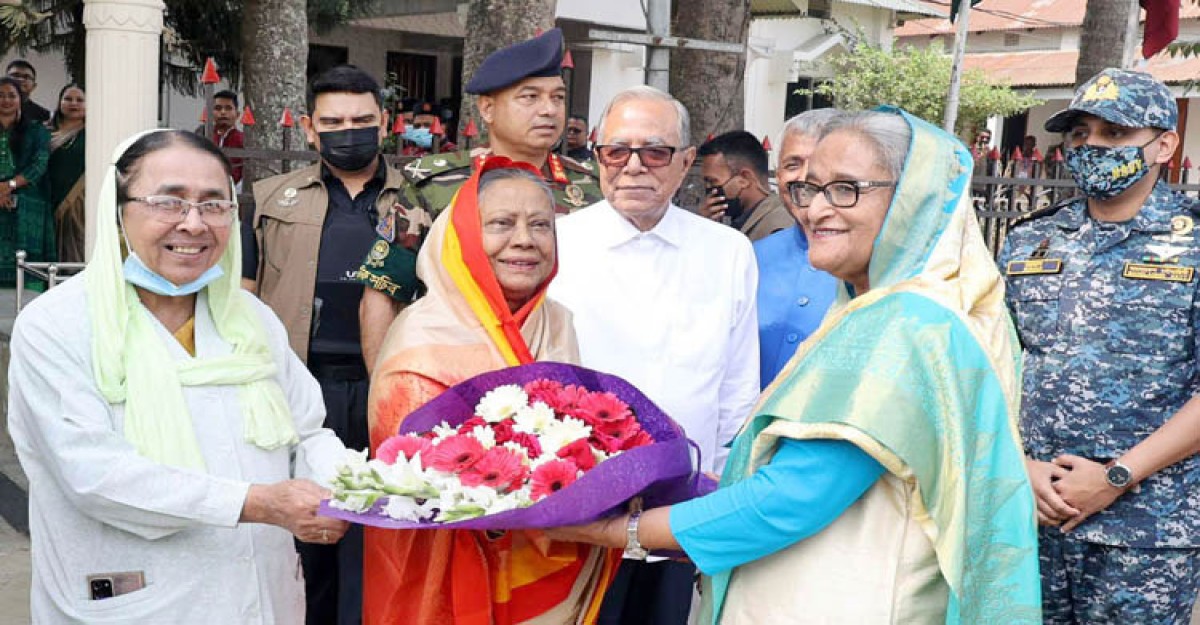 অতিথি হয়ে রাষ্ট্রপতির বাড়িতে শেখ হাসিনা