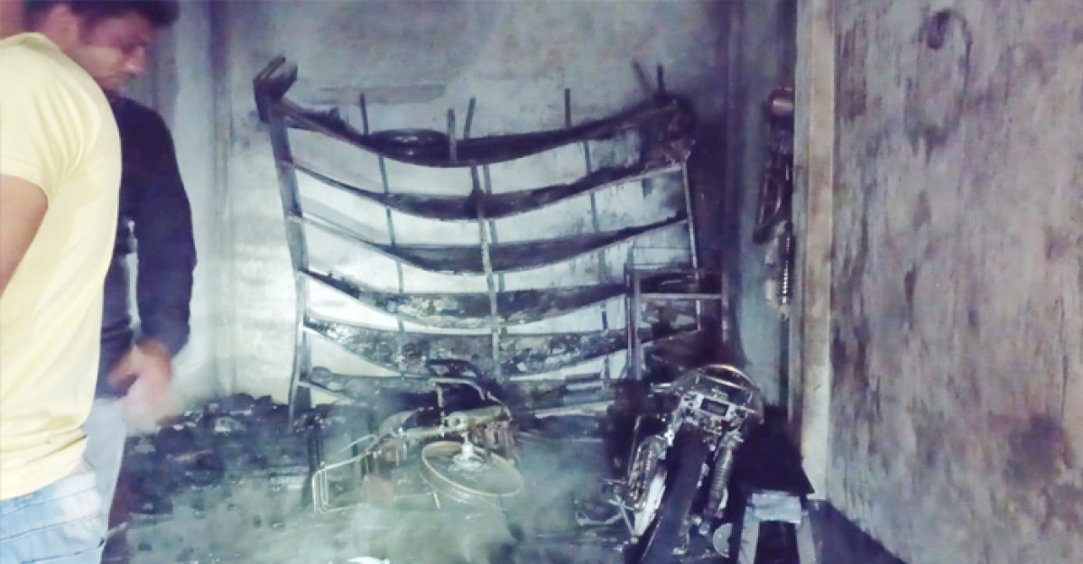 ঘোড়াঘাটে ৪ দোকান ভস্মীভূত