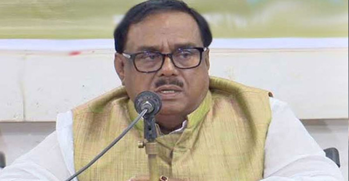 অসুস্থ খাদ্যমন্ত্রীকে এয়ার অ্যাম্বুলেন্সে ঢাকায় আনা হচ্ছে