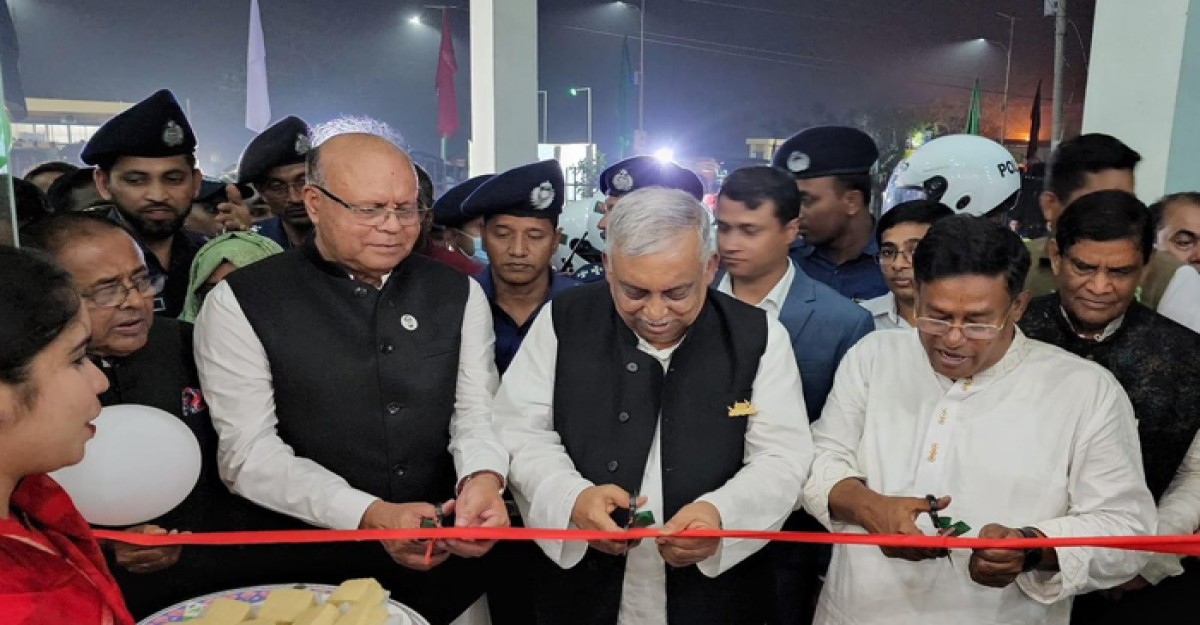বেনাপোলের পৌর বাস টার্মিনাল উদ্বোধন করলেন: স্বরাষ্ট্রমন্ত্রী