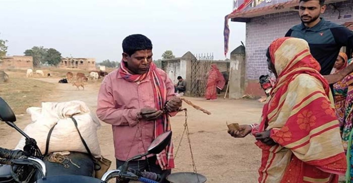 অত্যাচারে বাড়ি ছাড়লেন কাঁচা বাদামের সেই ভুবন বাদ্যকর