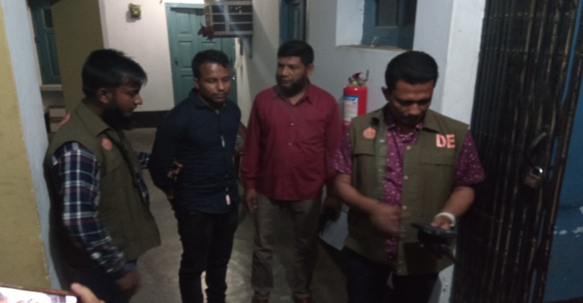 পুলিশ পরিচয় দিয়ে মোটরসাইকেল ছিনতাই