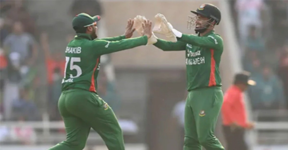 ইংল্যান্ডের বিপক্ষে টস হেরে ব্যাটিংয়ে বাংলদেশ