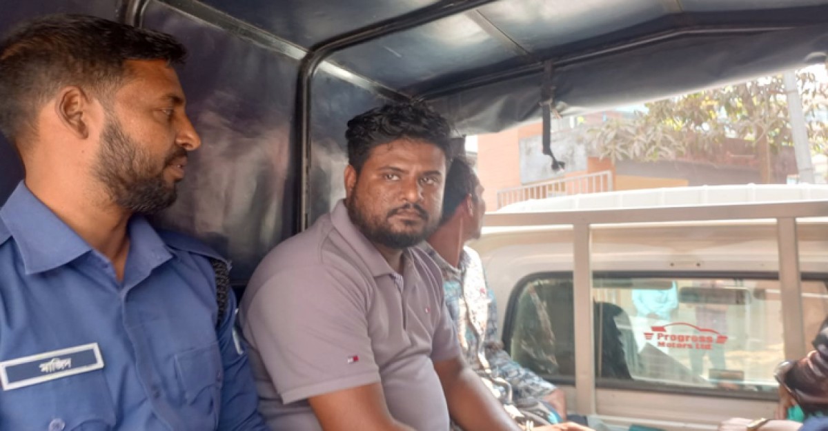 দোকান মালিকের অসুস্থতার সুযোগে ২৪ লাখ টাকা আত্মসাৎ