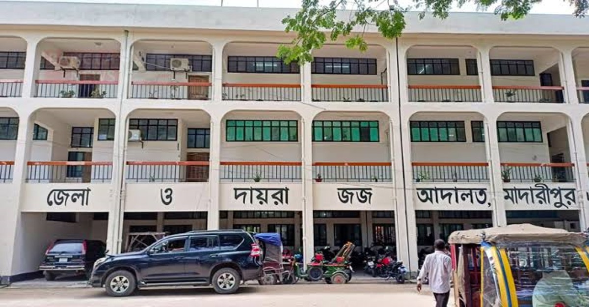 শিবচরে জাল তালাক নামা তৈরি করায় নিকাহ রেজিস্ট্রার কারাগারে
