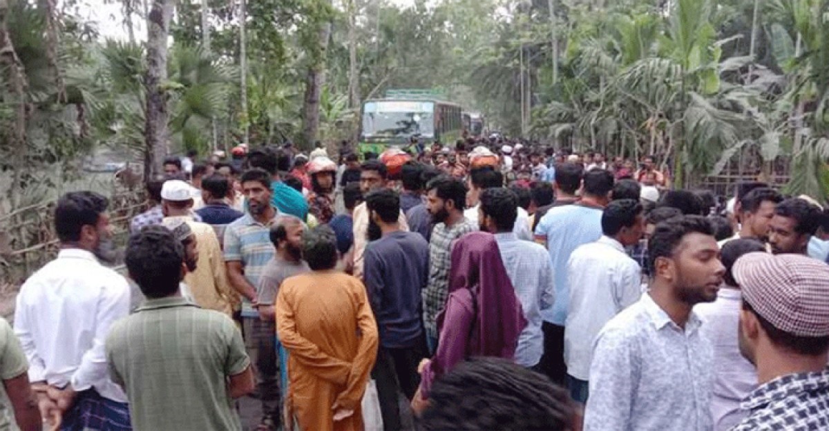 পিরোজপুরে বাসচাপায় প্রাণ গেল ৫ জনের
