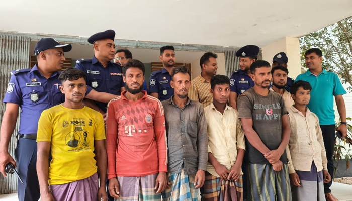 টেকনাফে অপহৃত চক্রের ৫ সদস্যকে গ্রেফতার