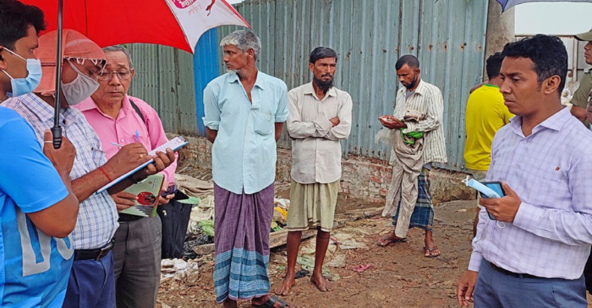 প্রশাসনের অভিযানে বন্ধ হলো মাছের ফিড তৈরির কারখানা