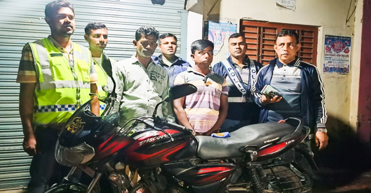 জীবননগরে অর্ধ কোটি টাকার স্বর্ণসহ গ্রেফতার ২