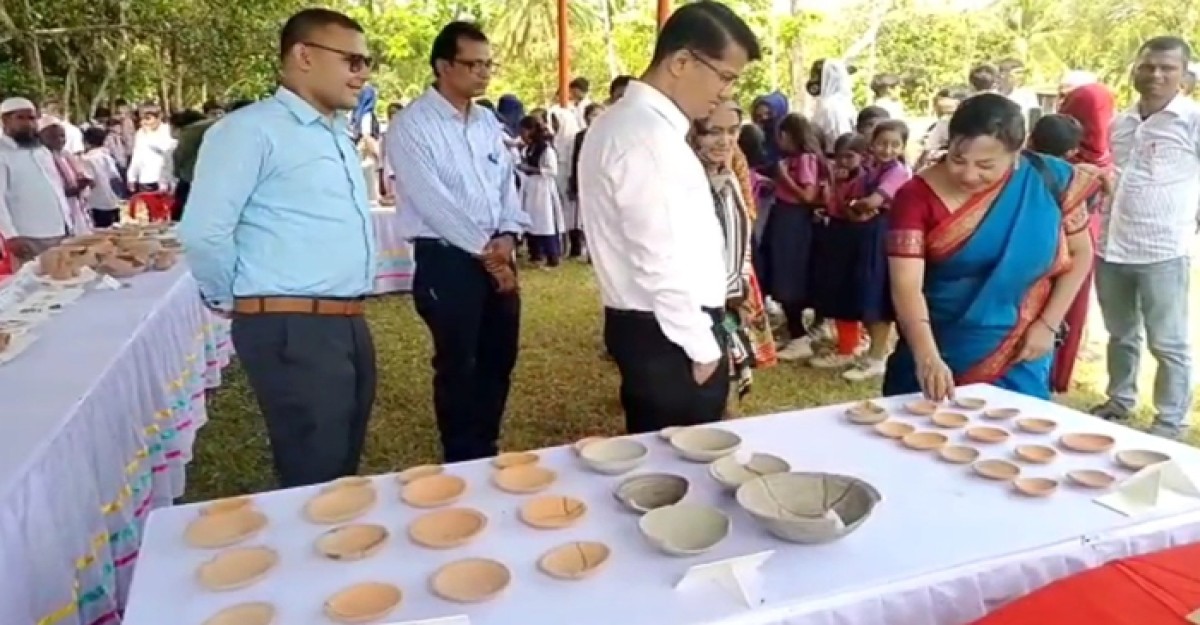 খানজাহান আলীর বসতভিটা খুঁড়ে পাওয়া নিদর্শন দেখলেন দর্শনার্থীরা
