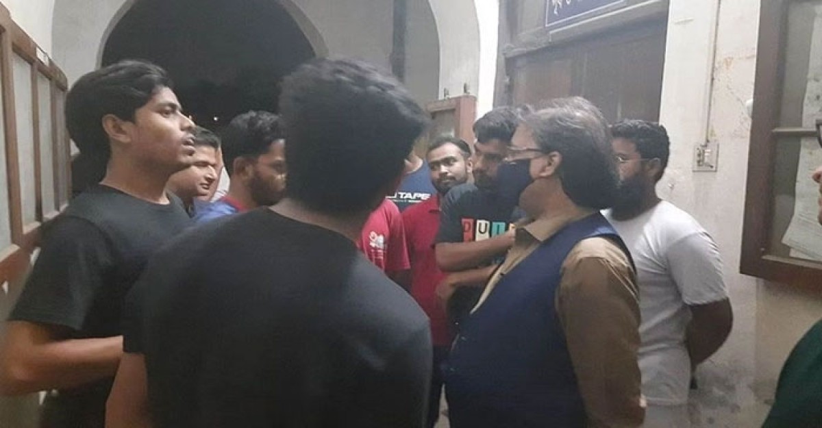 ঢাবির এসএম হল থেকে ৭ বহিরাগত আটক