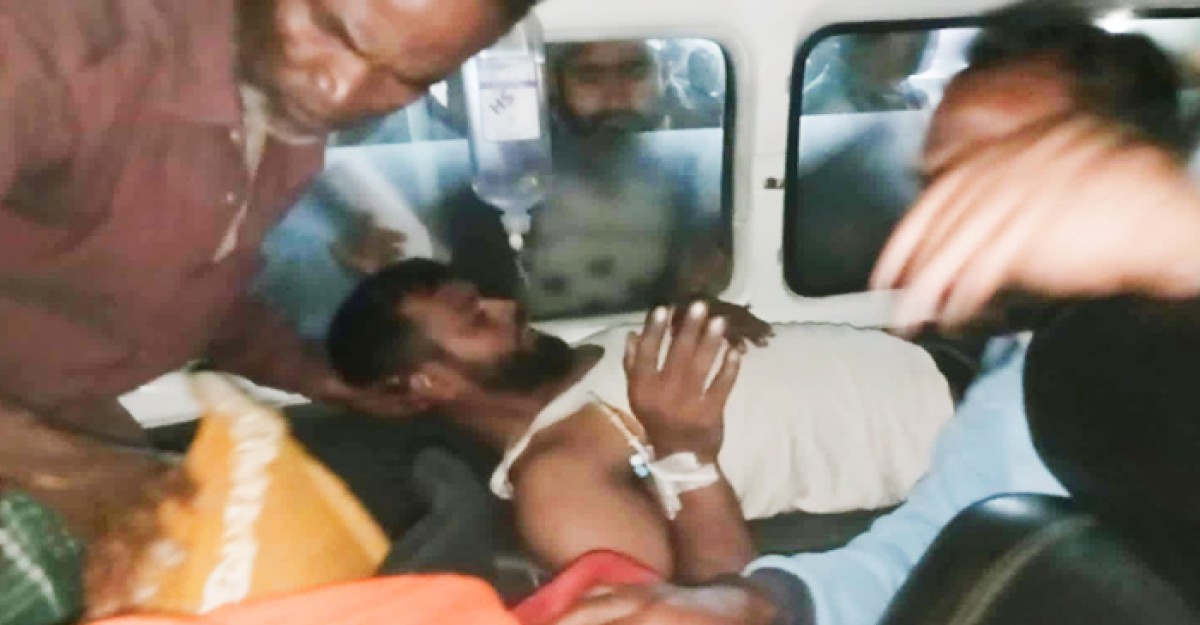 গুপ্তধন ভেবে মর্টারশেল কাটাতে গিয়ে বিস্ফোরণে পা বিচ্ছিন্ন