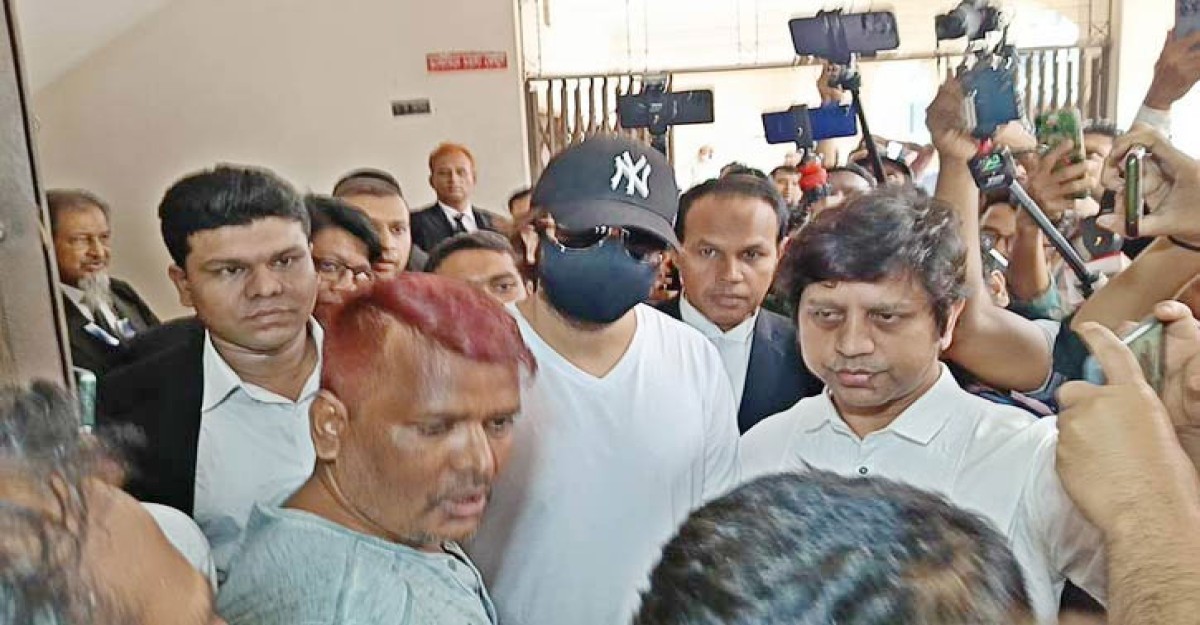 মামলা করতে আদালতে শাকিব খান