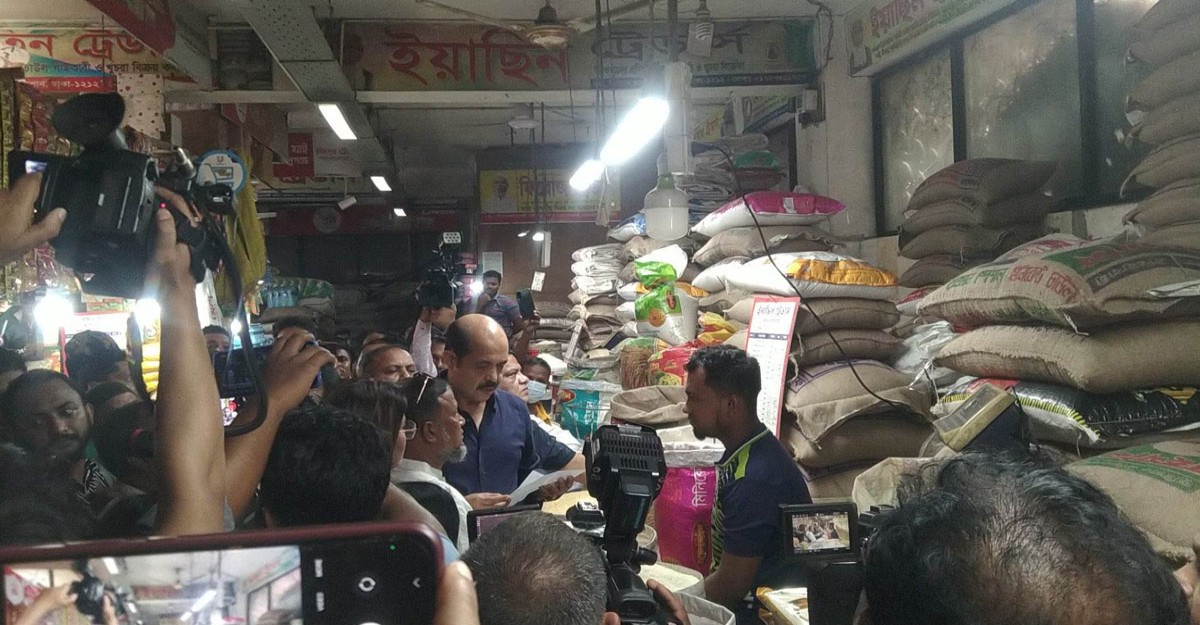 দাম বেশি নিলে দোকান বন্ধ: মেয়র আতিক
