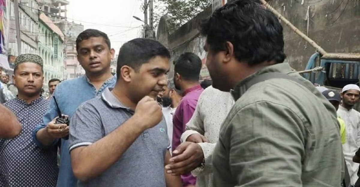 ইফতারের ছবি তুলতে গিয়ে পুলিশের হাতে সাংবাদিক লাঞ্ছিত