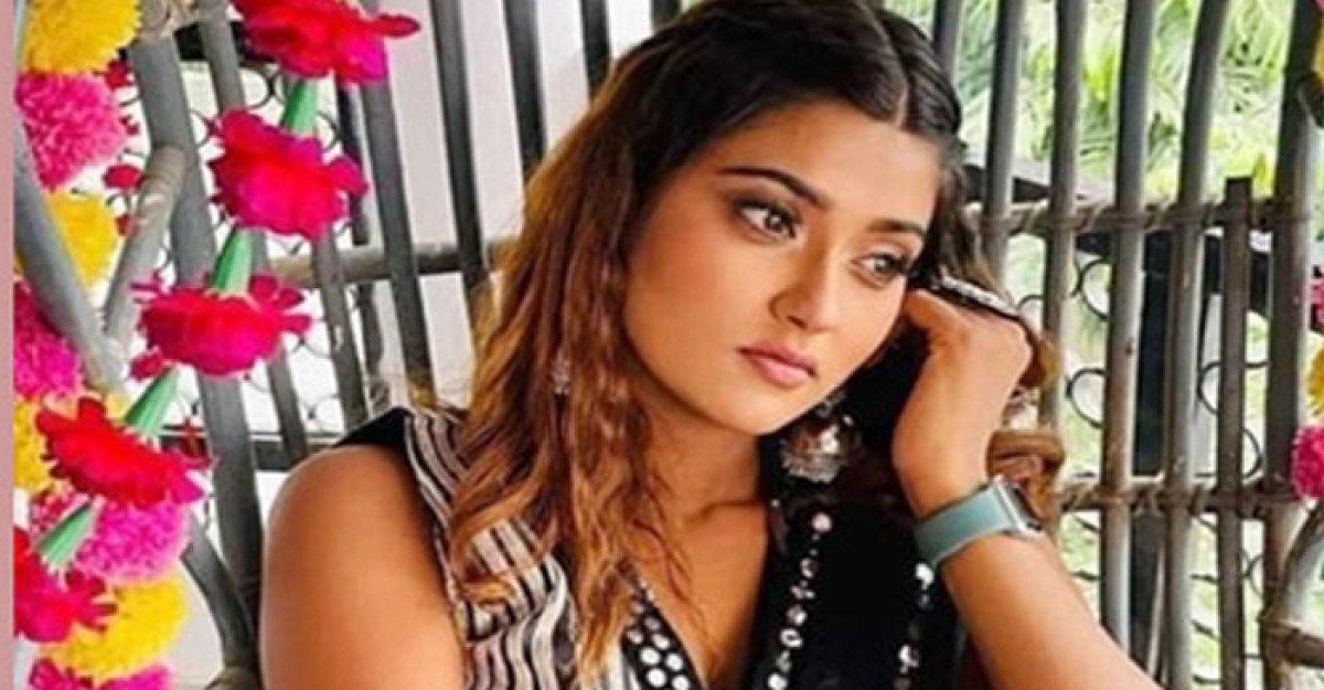 হোটেলকক্ষে জনপ্রিয় অভিনেত্রীর ঝুলন্ত মরদেহ