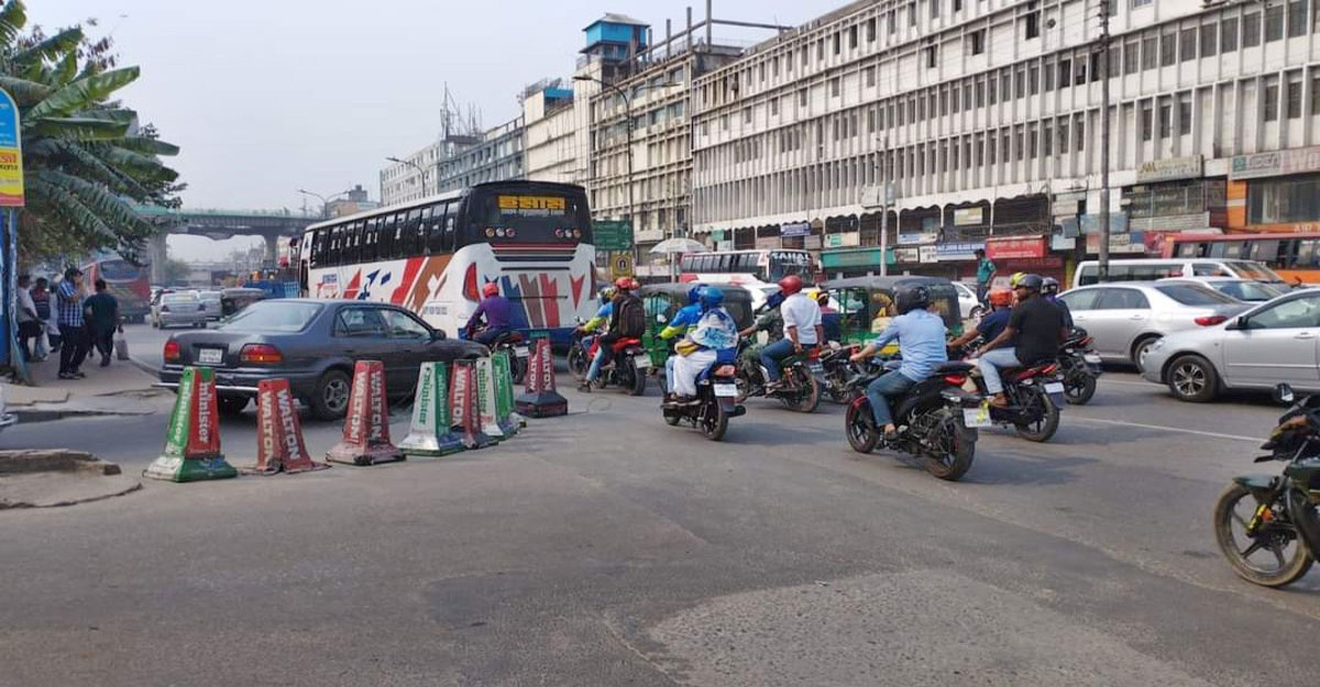 রোজার প্রথম কর্মদিবসে রাজধানীতে তীব্র যানজট