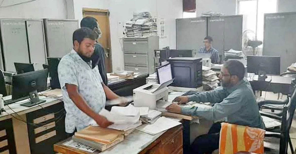 রোজায় নতুন সূচিতে চলছে অফিস