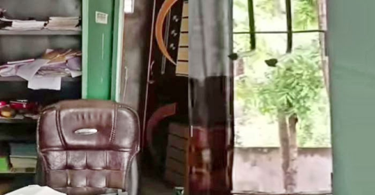 শ্রীনগরে ইউনিয়ন পরিষদে চুরি