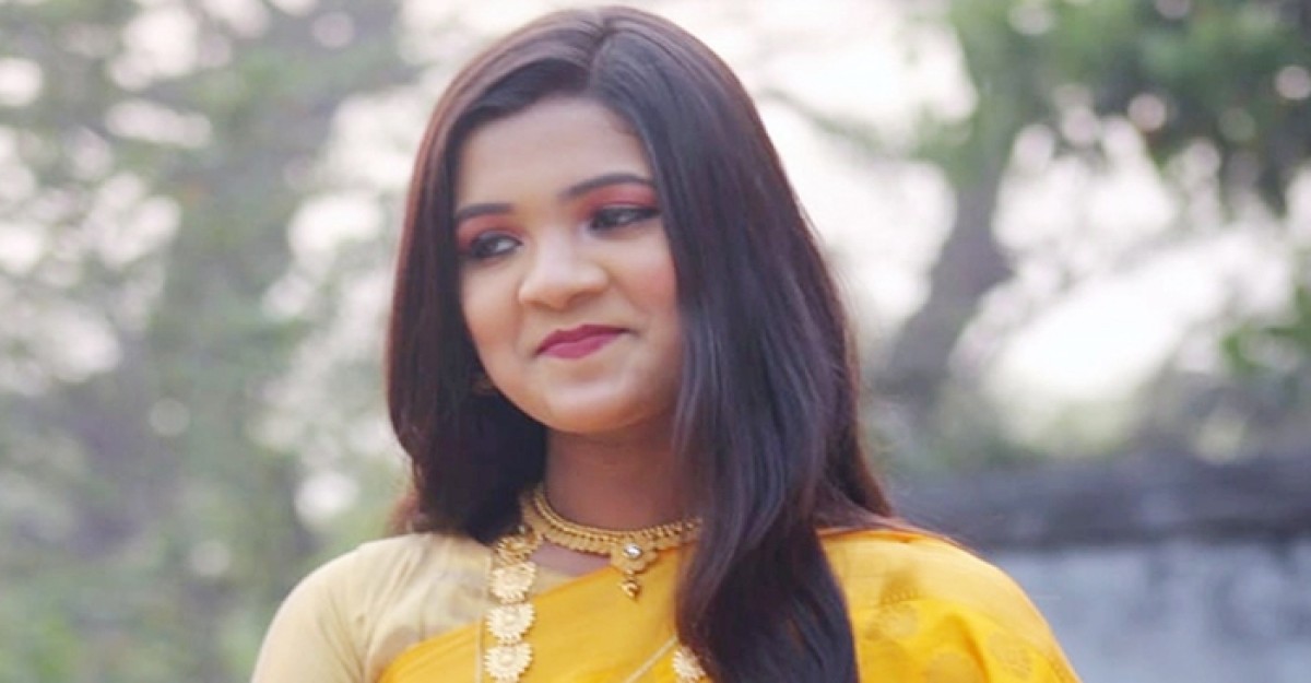 বখাটেদের ইভটিজিং সইতে না পেরে গলায় ফাঁস নিলো স্কুলছাত্রী